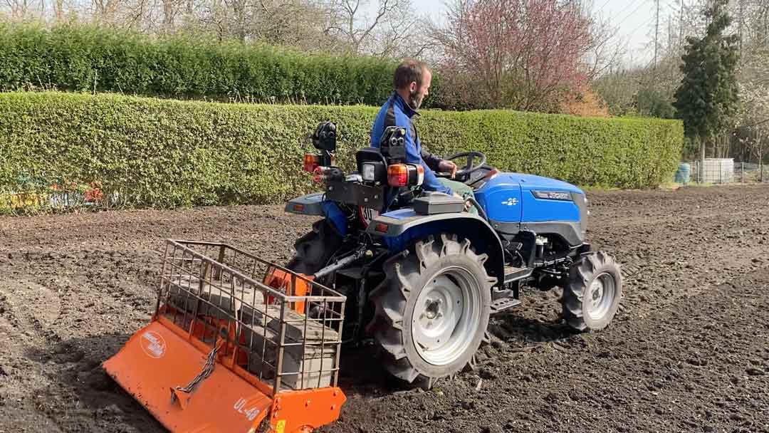 tracteur-fraise-fraisage-terrain-a-liege